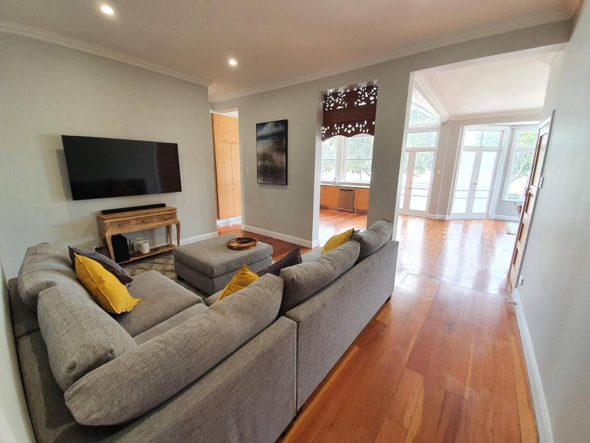 Tauranga - Big, Beautiful Villa On The Water! Buitenkant foto
